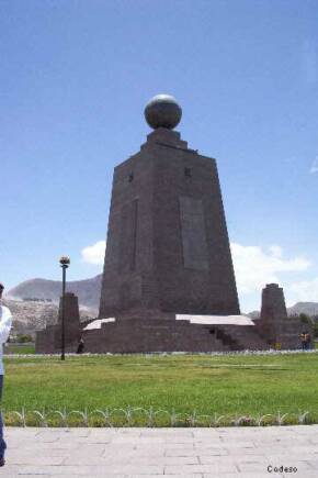 Mitte der  Welt - Mitad del Mundo - Middle of the World