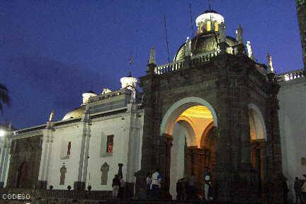 La Catedral en la Plaza de la IndependenciaCentro Histórico Quito