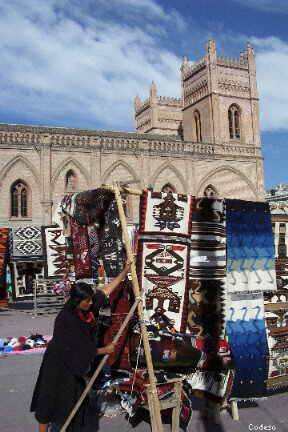 Plaza Roja Roter Platz Artesanías en Riobamba